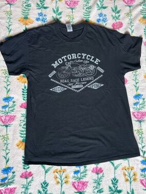 Gildan Vintage Motorcycle Road Race Legend Graphic Tee - Black Size XS